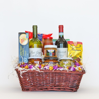 Epicurean Delight Gift Basket